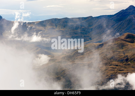 Blick vom Skigebiet Panticosa über Valle de Tena, Puntal de Los Petros, Sierra de Tendeñera. Stockfoto