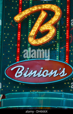 Neon Schilder Binions Horseshoe Gambling Hotels und Casinos, Fremont Street Experience in alten Vegas, Innenstadt, Las Vegas Stockfoto