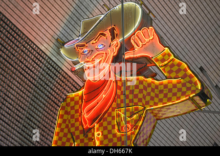 Vegas Vic, berühmte Cowboy Figur und Wahrzeichen, Neon anmelden alten Pioneer Casino Hotel, Las Vegas Fremont Street Experience Stockfoto