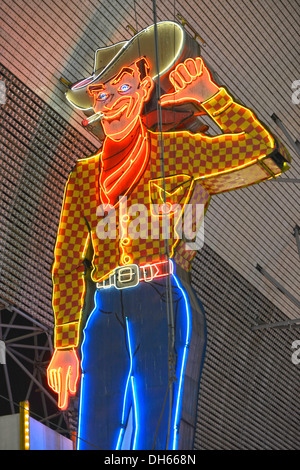 Vegas Vic, berühmte Cowboy Figur und Wahrzeichen, Neon anmelden alten Pioneer Casino Hotel, Las Vegas Fremont Street Experience Stockfoto