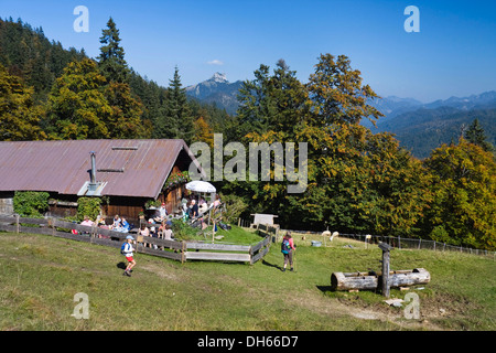 Bergwanderung, Alm, Mitterhuette Kabine, Alpen Stockfoto