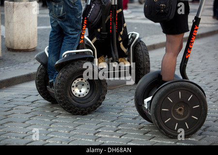 Segway, ein Elektroroller in einem Zentrum von Prag, Tschechische Republik Stockfoto