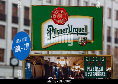 Pilsner Urquell Zeichen tschechisches Bier Weltmarke Restaurant Na Prikope Straße, Prag Tschechische Republik Stockfoto