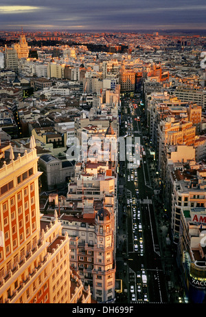 Gran Via und Espana Gebäude bei Dämmerung, Madrid, Spanien, Europa Stockfoto