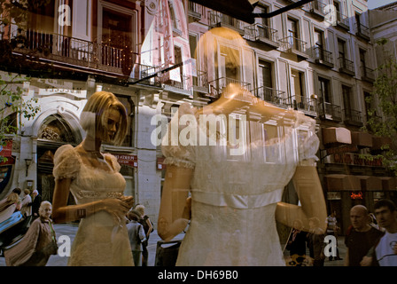 Fenster-dummy im Brautkleid, Schaufenster, Arenal Straße, Madrid, Spanien, Europa Stockfoto