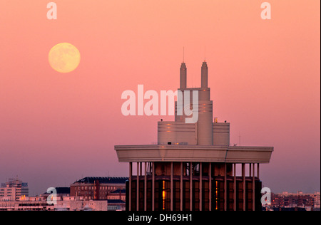 Torres de Jerez bei Vollmond, Madrid, Spanien, Europa Stockfoto