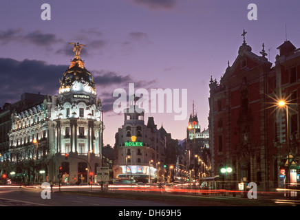 Metropole, die Gebäude an der Ecke der Gran Via und Alcala, in den Abend, Madrid, Spanien, Europa Stockfoto