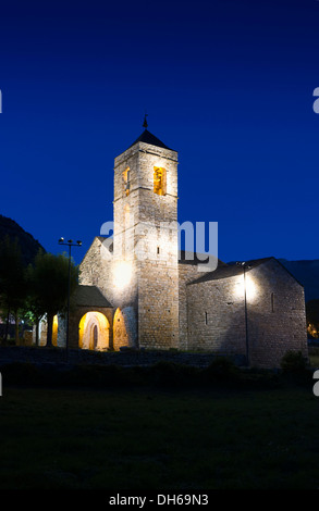 Kirche von Sant Feliu de Barruera, UNESCO-Weltkulturerbe, romanische Kirche im Boí-Tal, Pyrenäen, Katalonien, Spanien Stockfoto