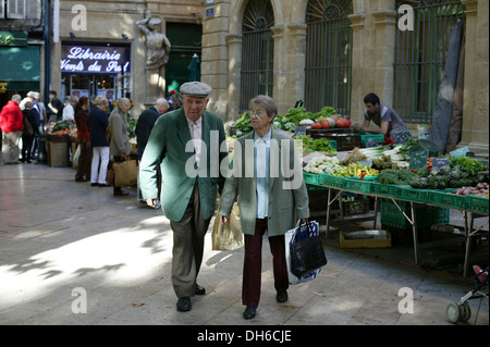 Marktplatz im Ort Richelme, Aix-en-Provence, Frankreich Stockfoto