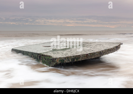 Morgendämmerung am Godwin Batterie Weltkrieg Gewehr Stellung bleibt, Kilnsea in East Yorkshire (Großbritannien) Stockfoto