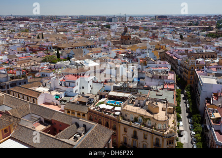 Bario Santa Cruz Viertel von Sevilla von Giralda Turm aus gesehen Stockfoto