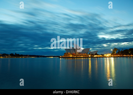 Sonnenaufgang über dem Sydney Opera House. Stockfoto