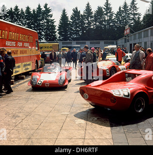 Alfa Romeo T33 im Fahrerlager am Nürburgring 100 km Rennen, Deutschland 1968. Stockfoto