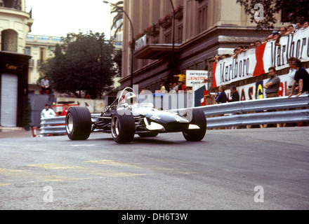 Piers Courage in Frank Williamss Brabham BT24 an Casino-Ecke, beendete 2. Platz, Monaco GP, 18. Mai 1969. Stockfoto