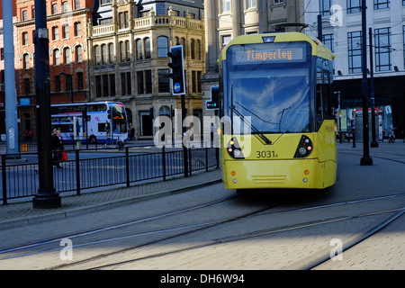 Passagier-Straßenbahn (Metro) im Stadtzentrum von Manchester. Stockfoto