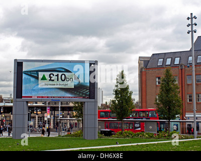 BBC-Grossleinwand an General Gordon Ort, Woolwich, London, England, Vereinigtes Königreich Stockfoto