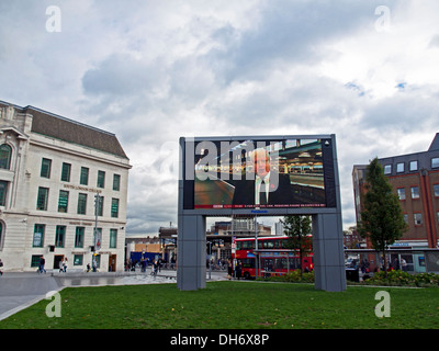 BBC-Grossleinwand an General Gordon Ort, Woolwich, London, England, Vereinigtes Königreich Stockfoto