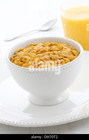 leckere und gesunde Cornflakes, mit frischem Maissamen gemacht. Stockfoto