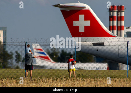 Swiss Air Lines Flugzeuge am Prager Flughafen Ruzyne. Stockfoto