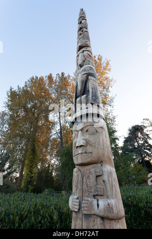 Haida-Totempfahl in East Montlake Park - Montlake, Seattle, King County, Washington, USA Stockfoto