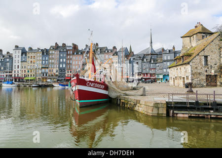 Blick auf den alten Hafen von Honfleur, Calvados, Frankreich Stockfoto