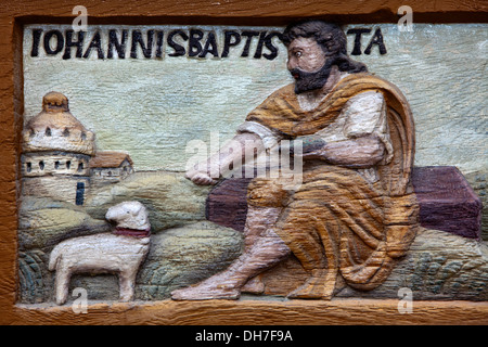Johannes der Täufer, alte Lateinschule, Holzschnitzereien, Alfeld, Deutschland Stockfoto