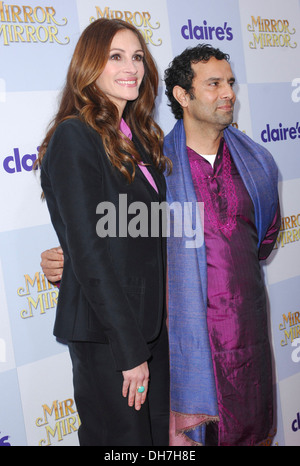 Julia Roberts Tarsem Singh-premiere von "Mirror Mirror" abgehaltenen Graumans Chinese Theatre-Ankünfte Los Angeles, Kalifornien, USA Stockfoto