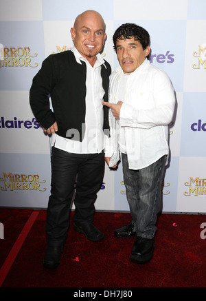 Martin Klebba Mark Povinelli Relativity Media präsentiert Los Angeles Premiere von "Spiegel Mirror'held bei Graumans Chinese Theatre Stockfoto