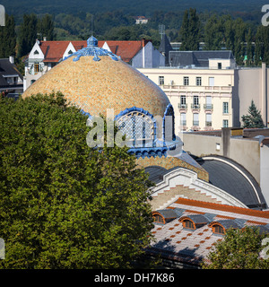 In Vichy, die Neo maurischen Kuppel des Dome Wasser Kur Einrichtung. Keramik Fliesen Dach ist eine A.Bigot Arbeit. Stockfoto