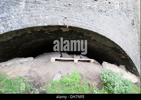 Stillgelegten Bahnhof u-Bahn Tunnel alt Stockfoto