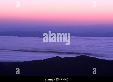 Morgenwolken und Farben über Tal von Aspen Vista Trail gesehen in der Nähe von Santa Fe, New Mexico, Vereinigte Staaten Stockfoto