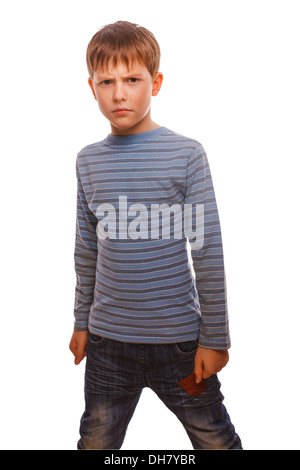 Porträt böse Kind Teenager Erleben Wut Blondine in einem gestreiften Pullover und Jeans isoliert Stockfoto