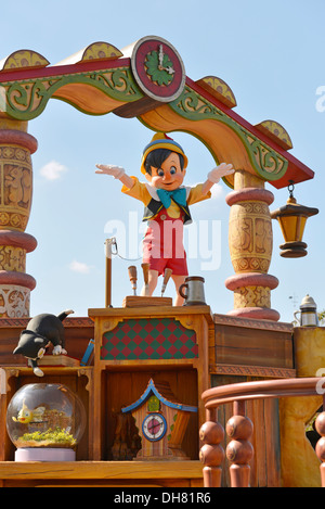 Pinocchio, Walt Disney Charakter auf einem Schwimmer während der Parade, Disney World Resort Orlando Florida Stockfoto