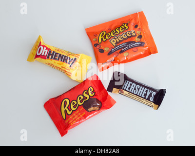 Verschiedenen Schokolade und Bonbons von The Hershey Company hergestellt.  Canadian Halloween 'fun Größe' gezeigt. Stockfoto