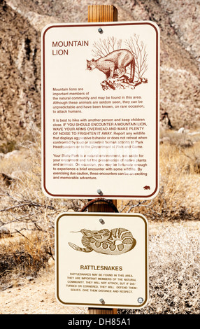 California, San Diego County, Anza-Borrego Desert State Park, Borrego Palm Canyon Trail, Berglöwe Klapperschlange Warnung melden Stockfoto