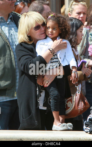 Erna Klum und Lou Sulola Samuel verbringen Tag zusammen im Grove in West Hollywood West Hollywood Kalifornien - 24.03.12 Stockfoto