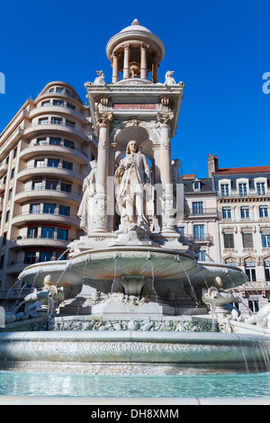 Brunnen im Ort des Jacobins, Lyon verlängert Stockfoto