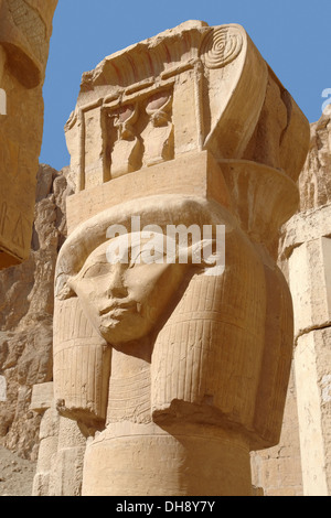 Antike Skulptur in der Leichenhalle Tempel der Hatschepsut in Ägypten Stockfoto