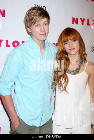 Bella Thorne und Gästemagazin Nylon 13. Jubiläumsfeier anlässlich von Smashbox West Hollywood Kalifornien - 10.04.12 Stockfoto