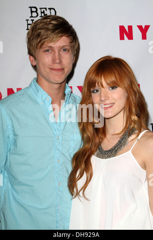 Bella Thorne statt ihr Freund Tristan Klier Nylon Magazin 13. Jahr-Feier am Smashbox West Hollywood Stockfoto