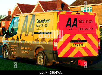 AA Ausfall Fahrzeug England UK, Heimat Einsatzfahrzeuge am Straßenrand Stockfoto