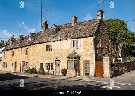 Typische Cotswold Steinhäuser Bourton an der Wasser-England Stockfoto