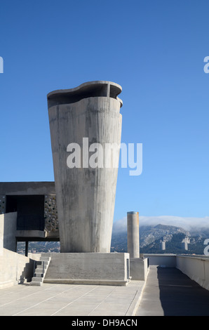 Betonbelüftungsschacht der Unité d'Habitation oder Cité Radieuse, entworfen von Le Corbusier Marseille Provence France Stockfoto