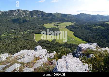 Blick vom Castellas de Thorenc über Loup Tal niedriger Alpen Alpes-Maritimes Frankreich Stockfoto