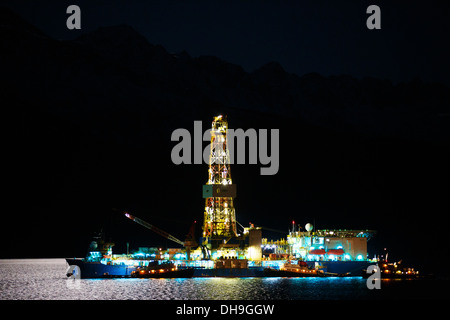 Schale Bohren rig edle Entdeckung, Resurrection Bay, Seward, Alaska. Stockfoto