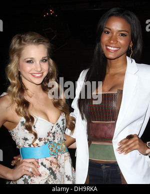 Miss Teen USA 2011 Danielle Doty & Miss Universe Leila Lopes Chinesisch Wäsche Fashion Denim Launch Party statt im Eden - innen Stockfoto