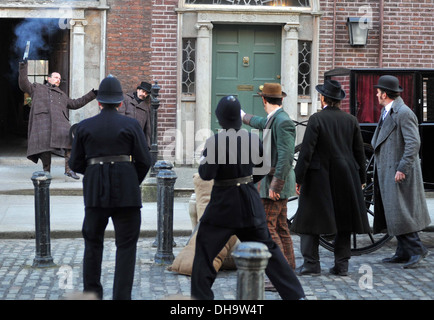 Matthew McFadyen Jermome Flynn und Adam Rothenberg Dreharbeiten der BBC neue Drama "Ripper Street" auf Straßen von Dublin-Szene ist ein Stockfoto