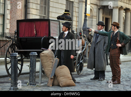 Matthew McFadyen Jermome Flynn und Adam Rothenberg Dreharbeiten der BBC neue Drama "Ripper Street" auf Straßen von Dublin-Szene ist ein Stockfoto