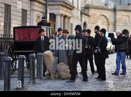 Matthew McFadyen Jermome Flynn und Adam Rothenberg Dreharbeiten der BBC neue Drama "Ripper Street" auf Straßen von Dublin-Szene ist ein Stockfoto