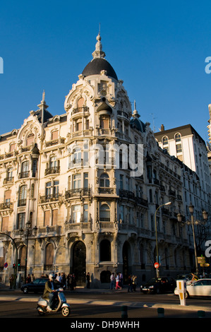 Casa Gallardo ist ein Gebäude in Madrid, Spanien. Dies ist eines der Schlüsselwerke der letzten Etappe der moderne von Madrid. Stockfoto